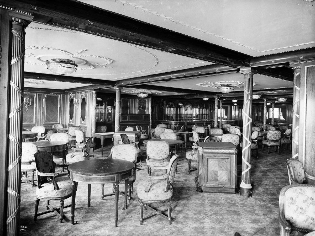 Foto: Fotografía del restaurante À la Carte a bordo del Olympic, similar al del Titanic, tomada hacia finales de 1912 (Wikimedia)
