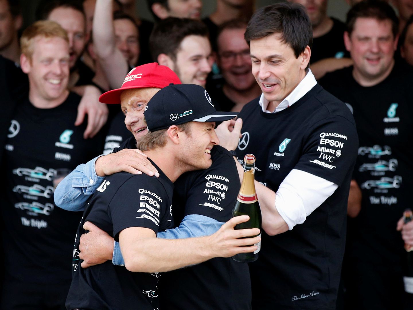 Nico Rosberg, Niki Lauda y Toto Wolff. (Toru Hanai/Reuters)