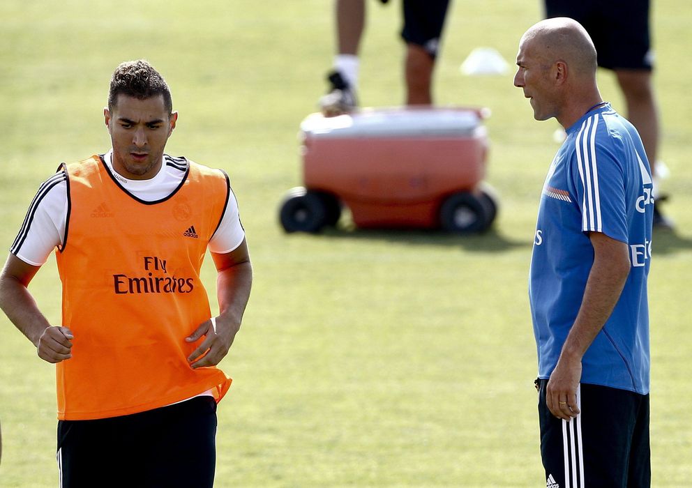 Foto: Karim Benzema también ha cansado a Ancelotti y ya sólo le aguanta Zidane.