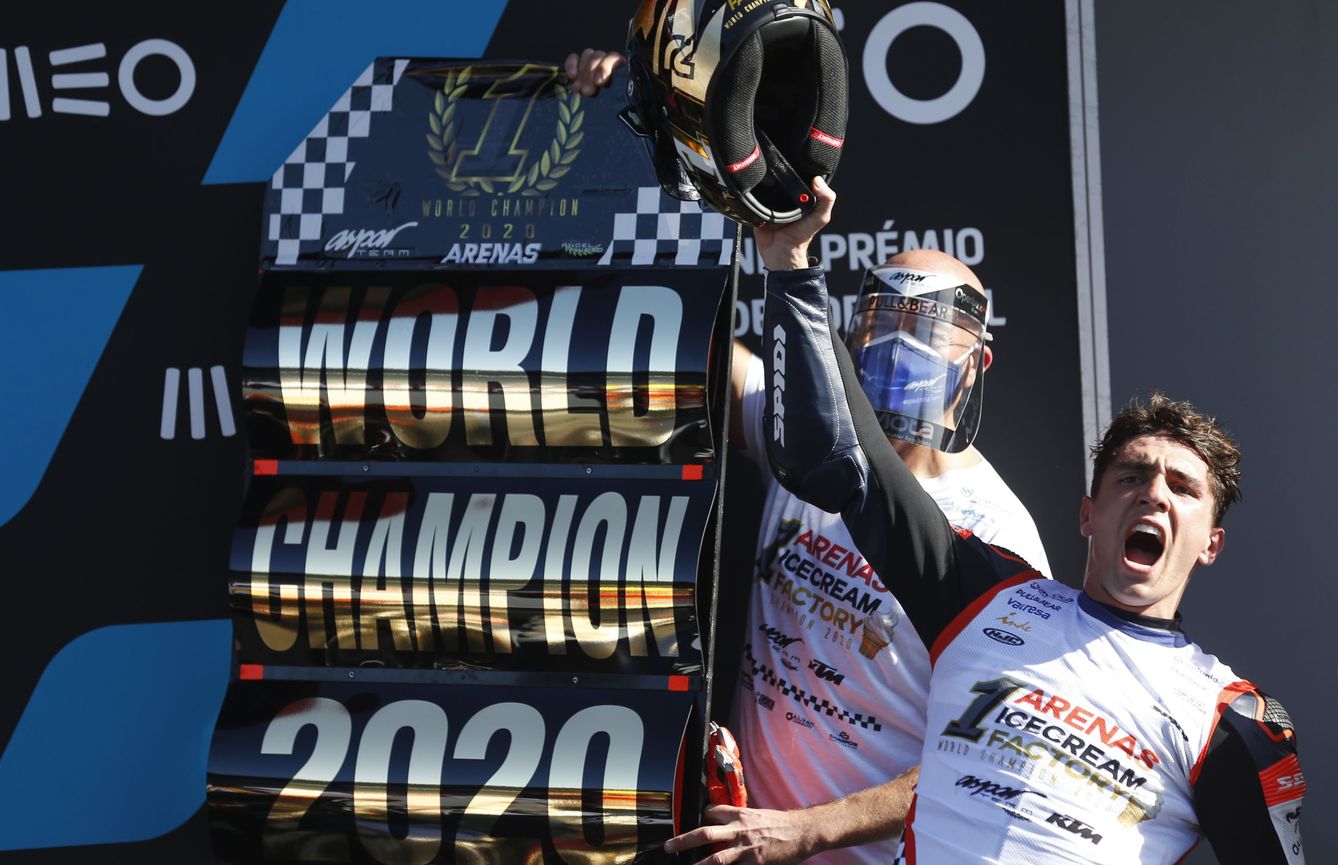 Arenas se proclamó campeón del mundo de Moto 3 en Portimao. (Reuters)