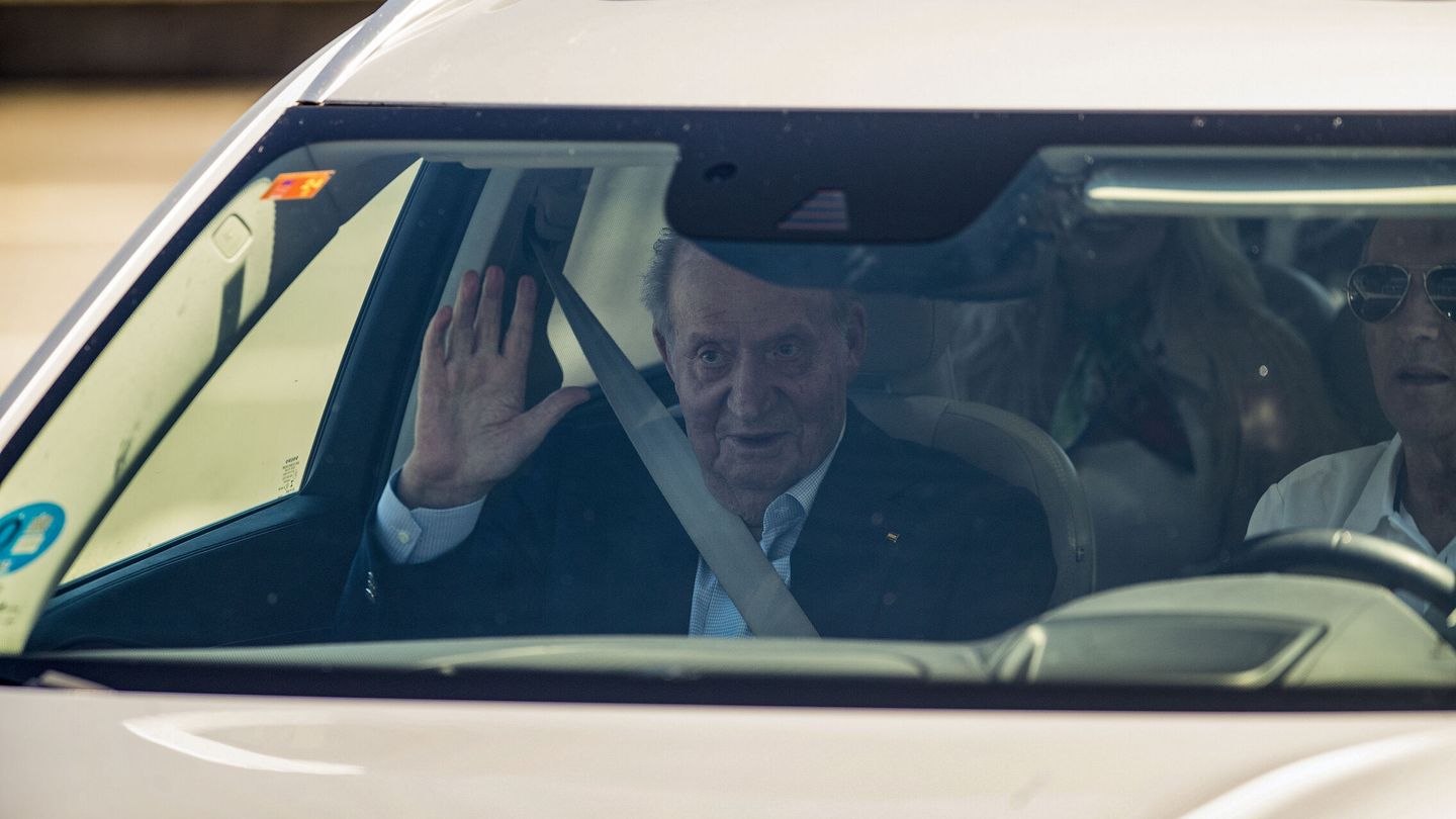 El rey Juan Carlos, llegando este miércoles a Sanxenxo. (EFE/Lavandeira Jr.)