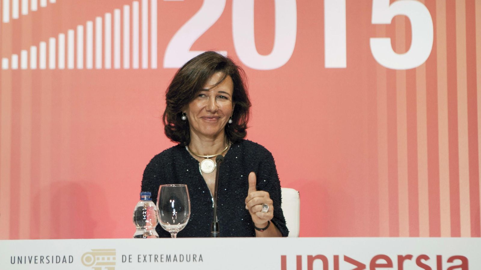 Foto: Ana Botín, presidenta del Santander, la entidad que más dinero ha ganado en el primer semestre