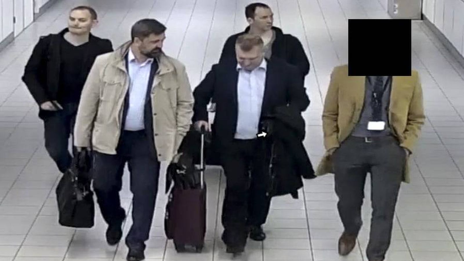 Foto: Los operativos rusos detenidos, a su llegada a Holanda. (Fuente: Ministerio de Defensa holandés)
