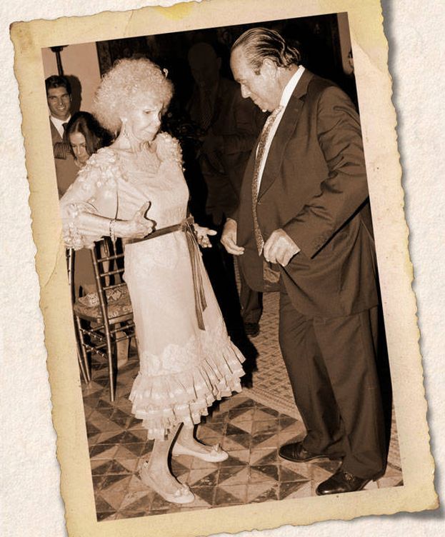Foto: La duquesa de Alba junto a Curro Romero en un fotomontaje de Vanitatis
