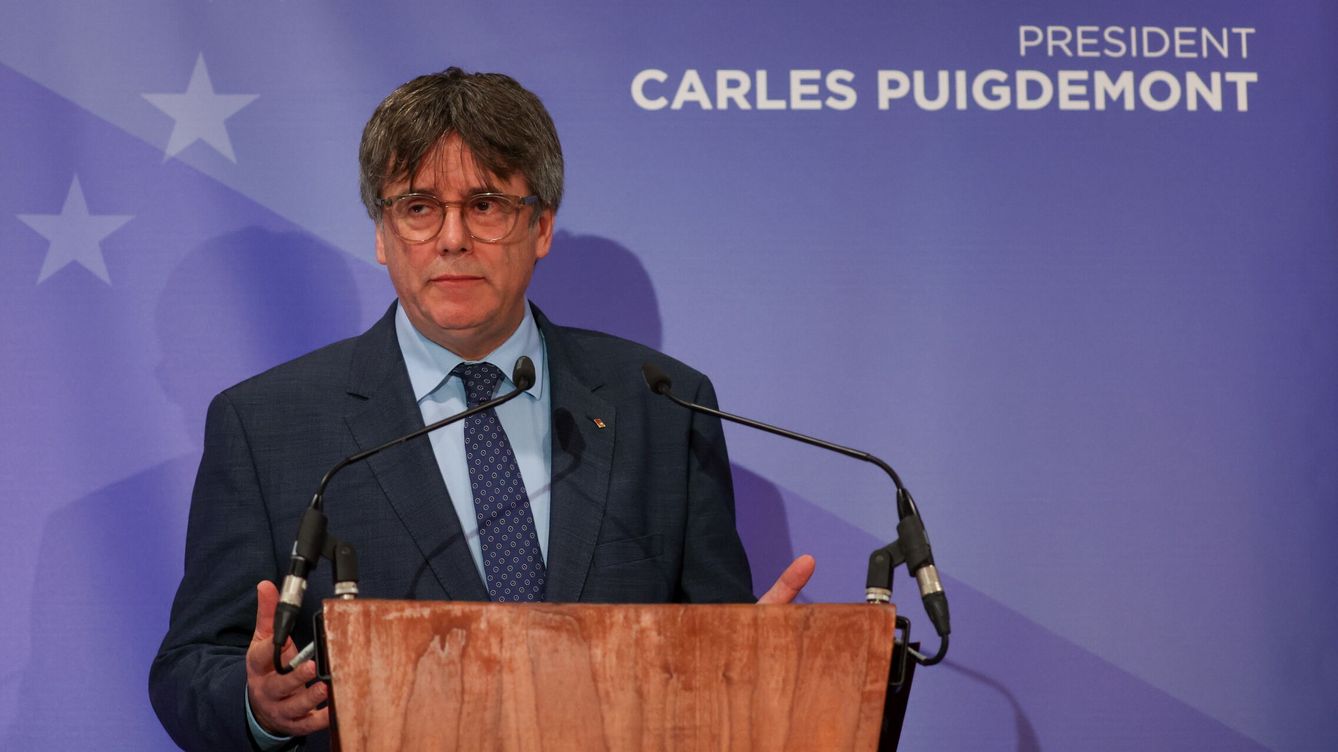 A Puigdemont se le sublevan ahora los consejos locales del Consell de la República