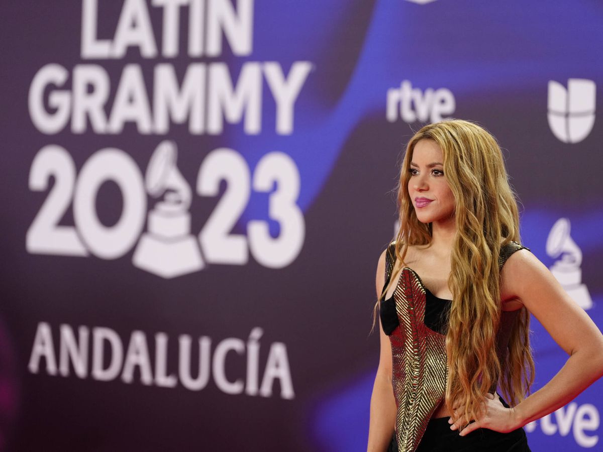 Foto: Shakira en la alfombra roja de los Latin Grammy. (LP)