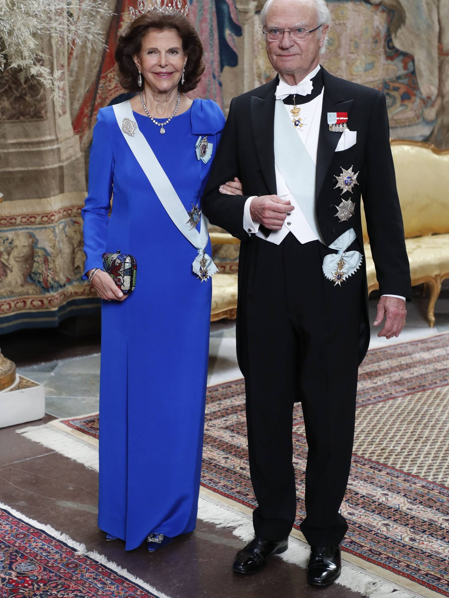 Carlos Gustavo y Silvia de Suecia, en una cena de gala. (Cordon Press)