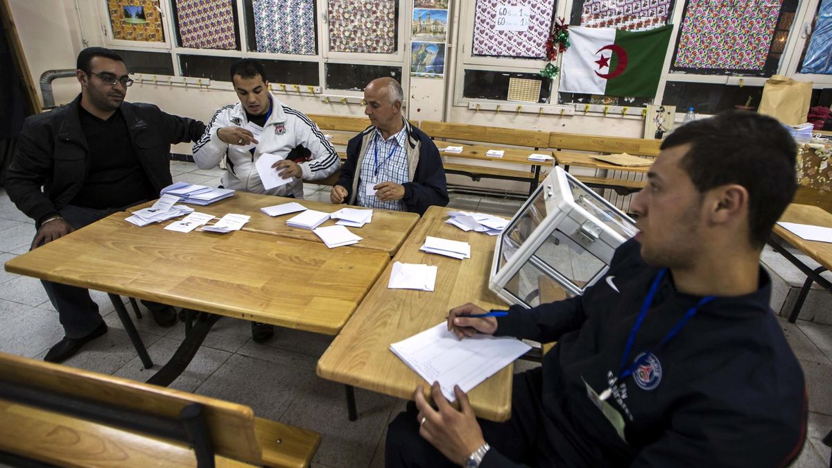 Polémica en Argelia: candidatas sin rostro en los carteles electorales