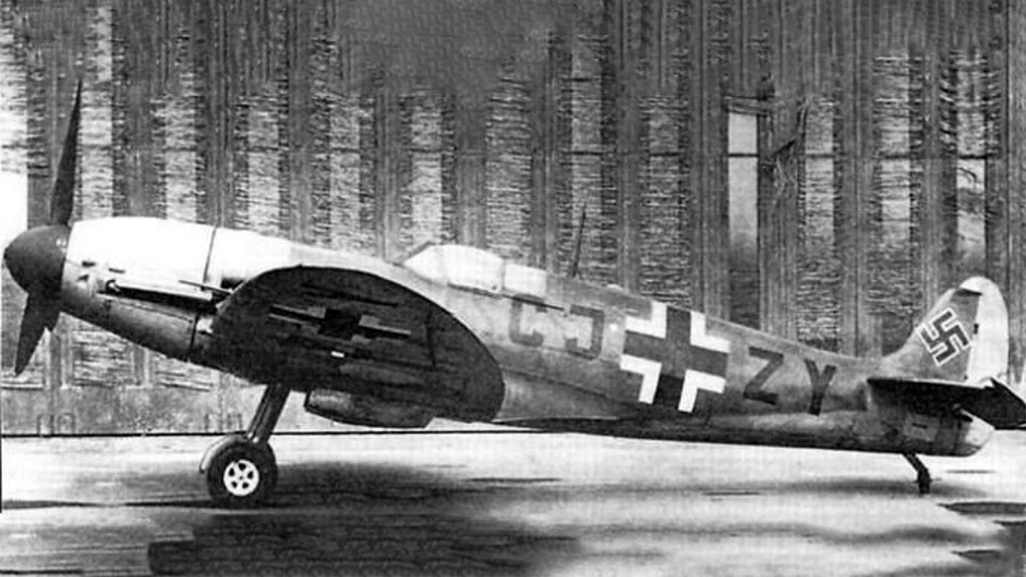 El Spitfire capturado por los Nazis, equipado con motor alemán.