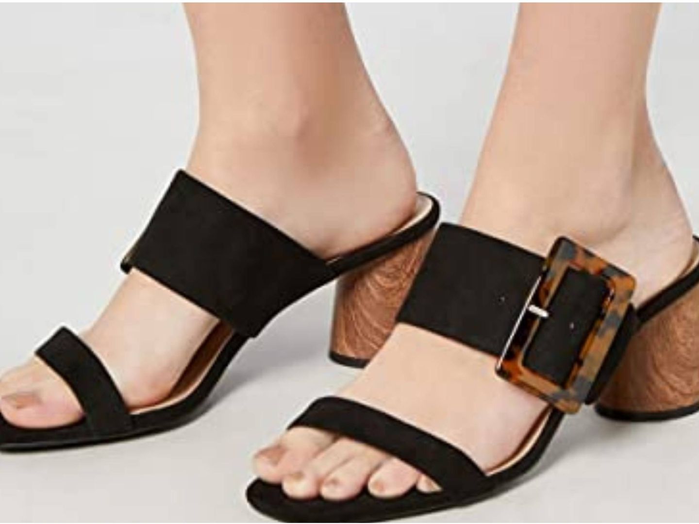 Nuevas sandalias de Amazon. (Cortesía)