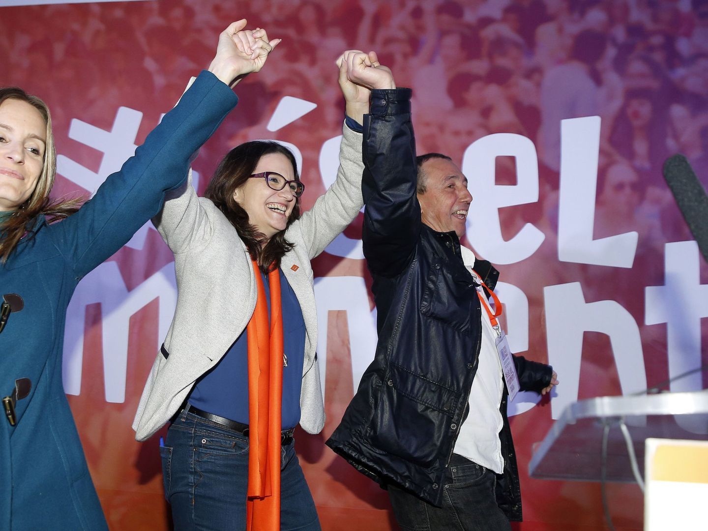 Ángela Ballester (Podemos), Mónica Oltra y Joan Baldoví (Compromís), la noche del 20-D. (EFE)