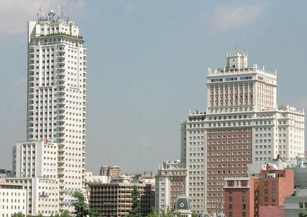 Foto: Vista del Edificio España. (Efe)