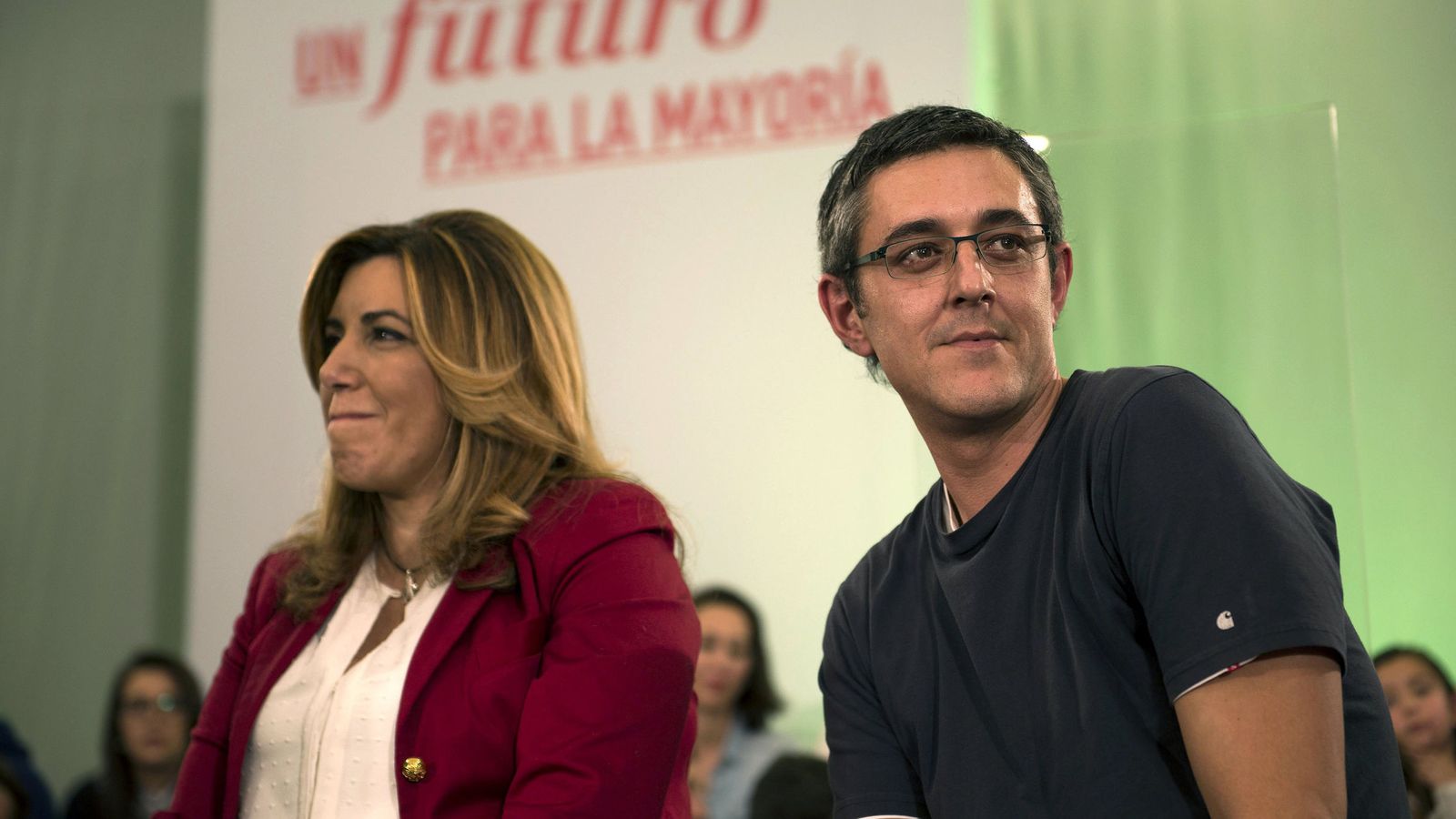 Foto: Susana Díaz y Eduardo Madina, en un acto de campaña antes de las elecciones. (EFE)  