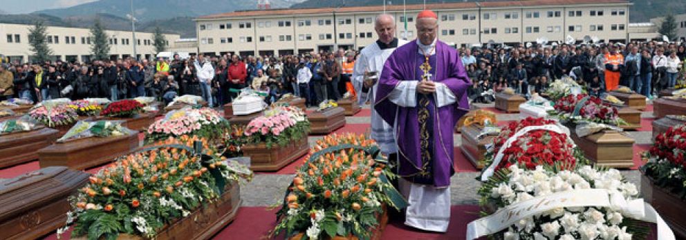Foto: Italia despide a las casi 300 víctimas del terremoto con un funeral de Estado