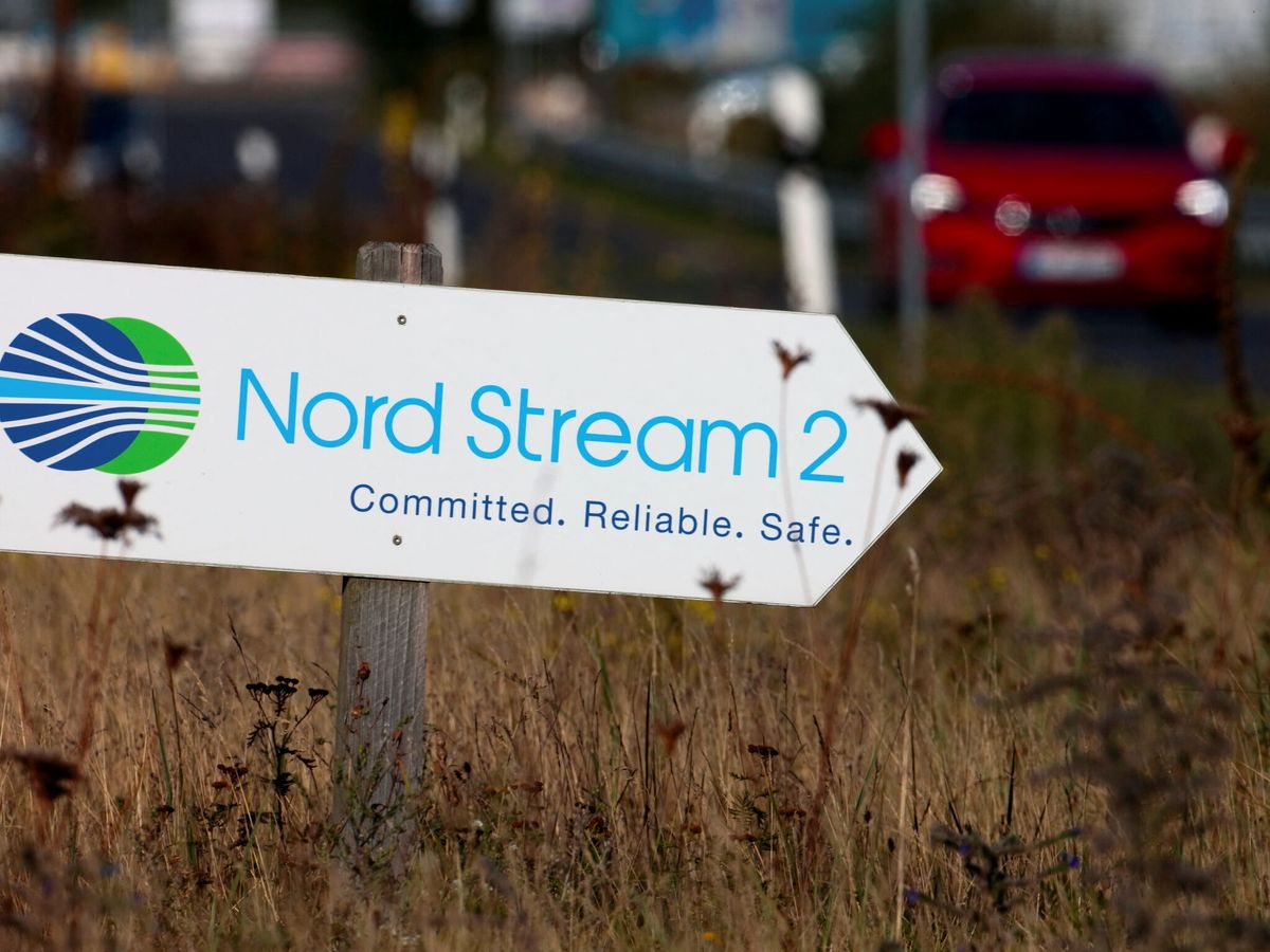 Foto: Cartel indicativo del gasoducto Nord Stream 2. (Reuters/Hannibal Hanschke)