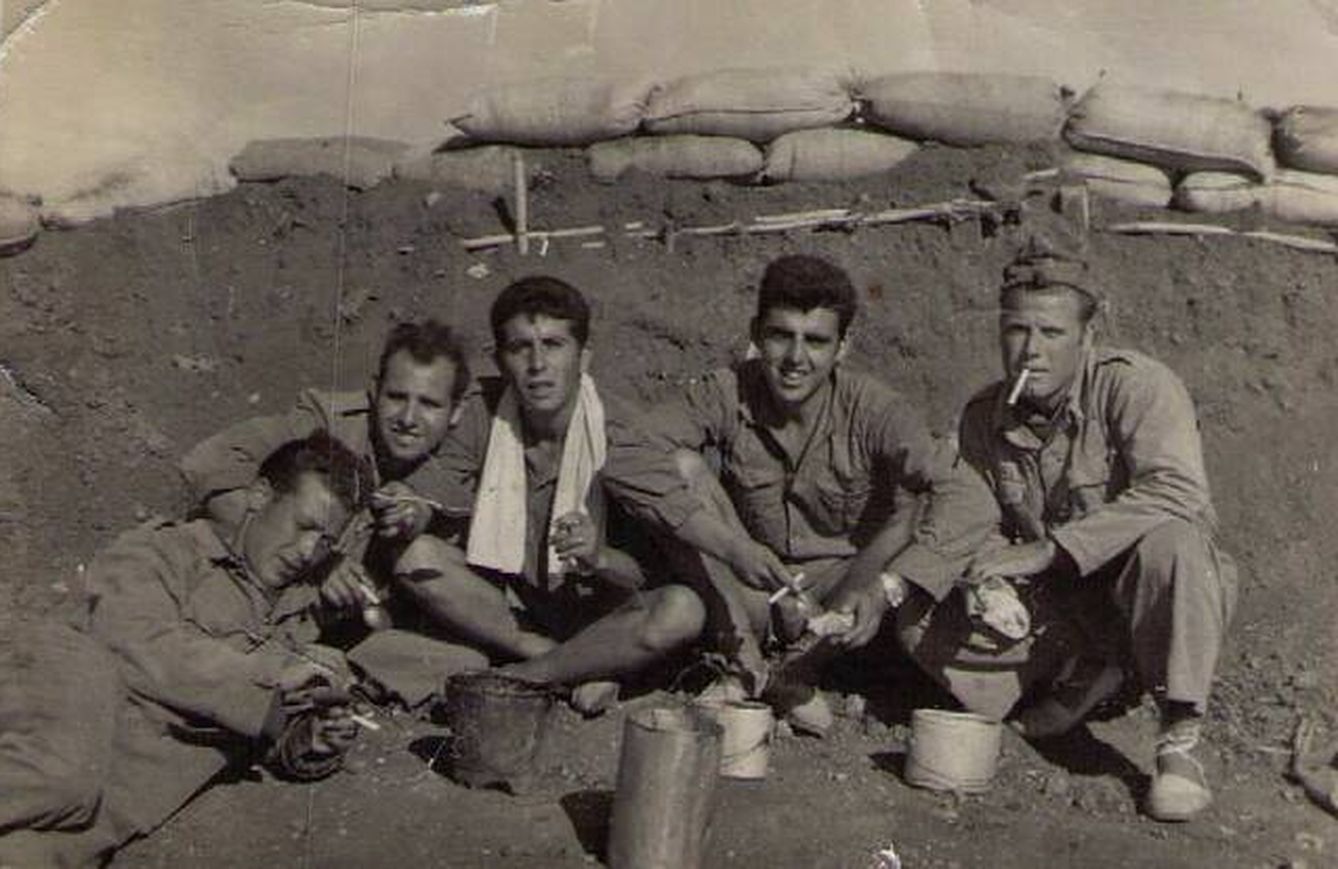 Reclutas del servicio obligatorio en Sidi Ifni, años 50. (Cedida)