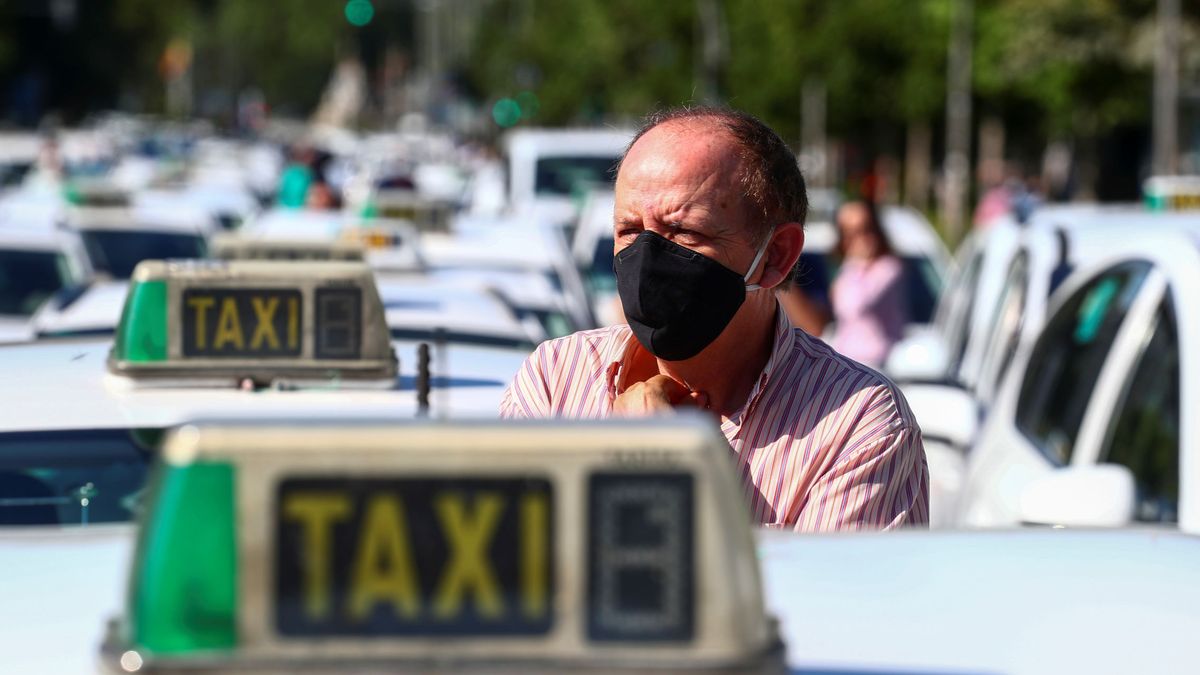 La última propuesta de Ayuso no convence a los taxis: "Cura nuestros males con placebo"