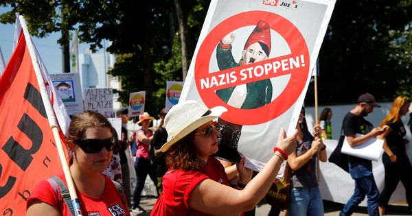 Foto: Manifestación de protesta el pasado mes de junio en Augsburgo contra el congreso de AfD, el partido de extrema derecha alemán. (Reuters)