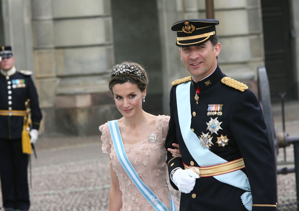 Foto: Los príncipes de Asturias en la boda de la princesa Victoria de Suecia (Gtres)