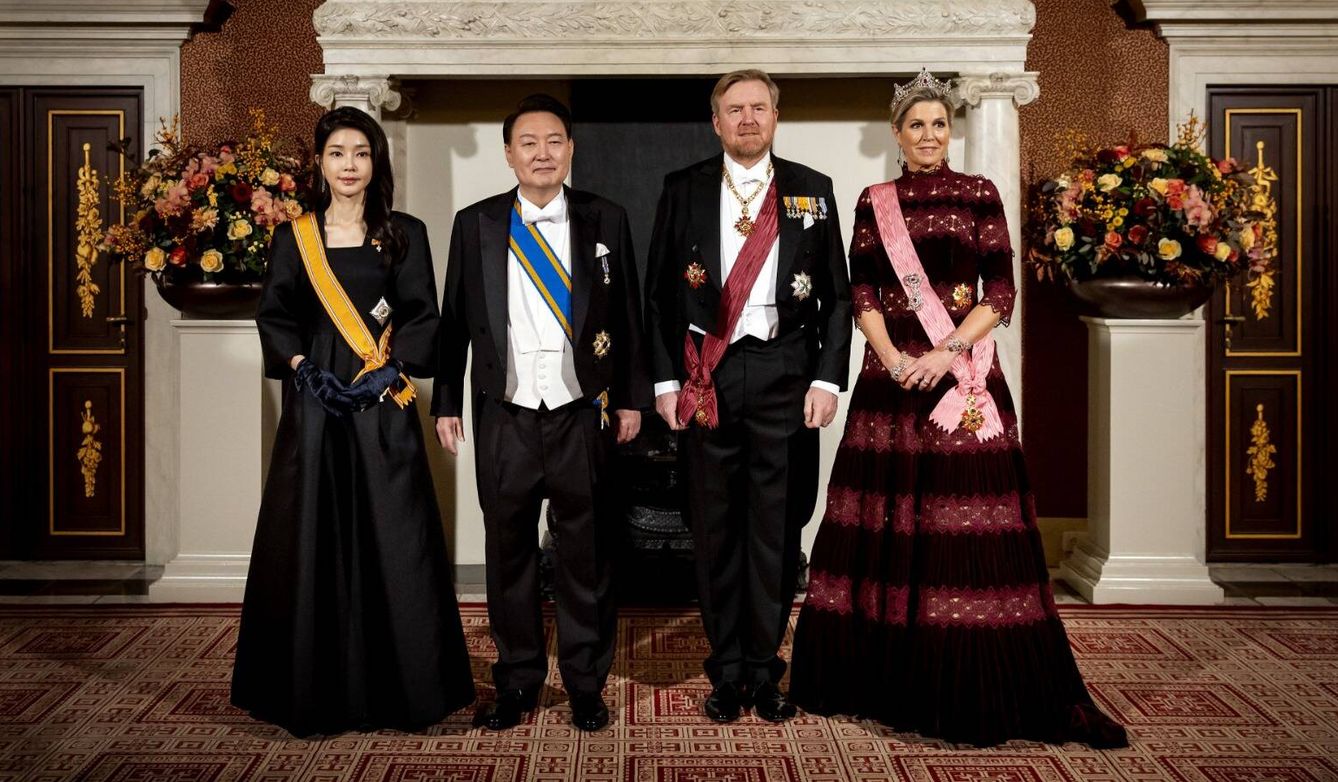 Los reyes de Holanda con el presidente de Corea del Sur y su esposa. (Gtres)