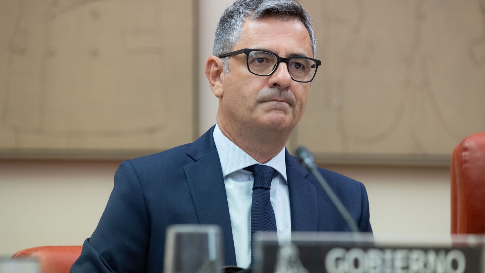 Bolaños pide "confianza y tranquilidad" a los ciudadanos ceutíes tras las protestas y agresiones de la noche del miércoles