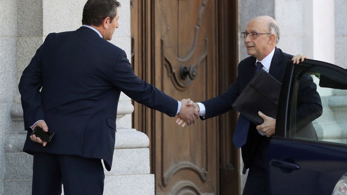 El exministro Cristóbal Montoro, nuevo consejero de un foro que preside Zapatero