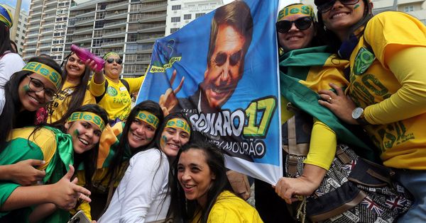 Foto: Partidarios de Jair Bolsonaro se manifiestan en Río de Janeiro, el 21 de octubre de 2018. (Reuters)