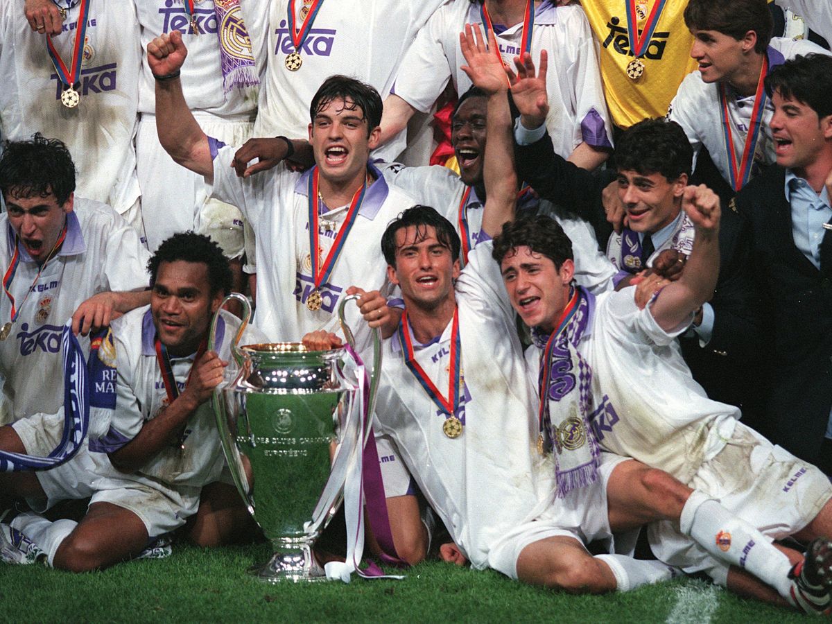 Foto: El Real Madrid celebra la séptima Copa de Europa conseguida ante la Juventus en 1998 (Imago).