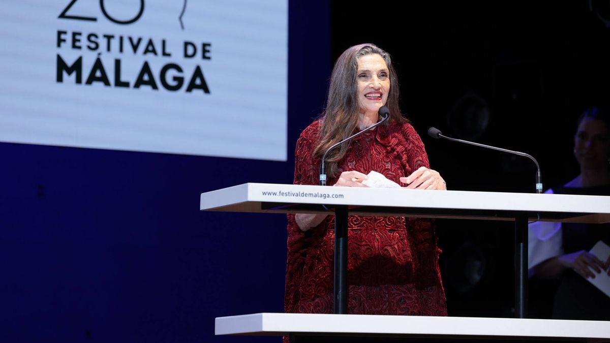 Ángela Molina y su total look rojo de Dior con el que ha brillado en Málaga