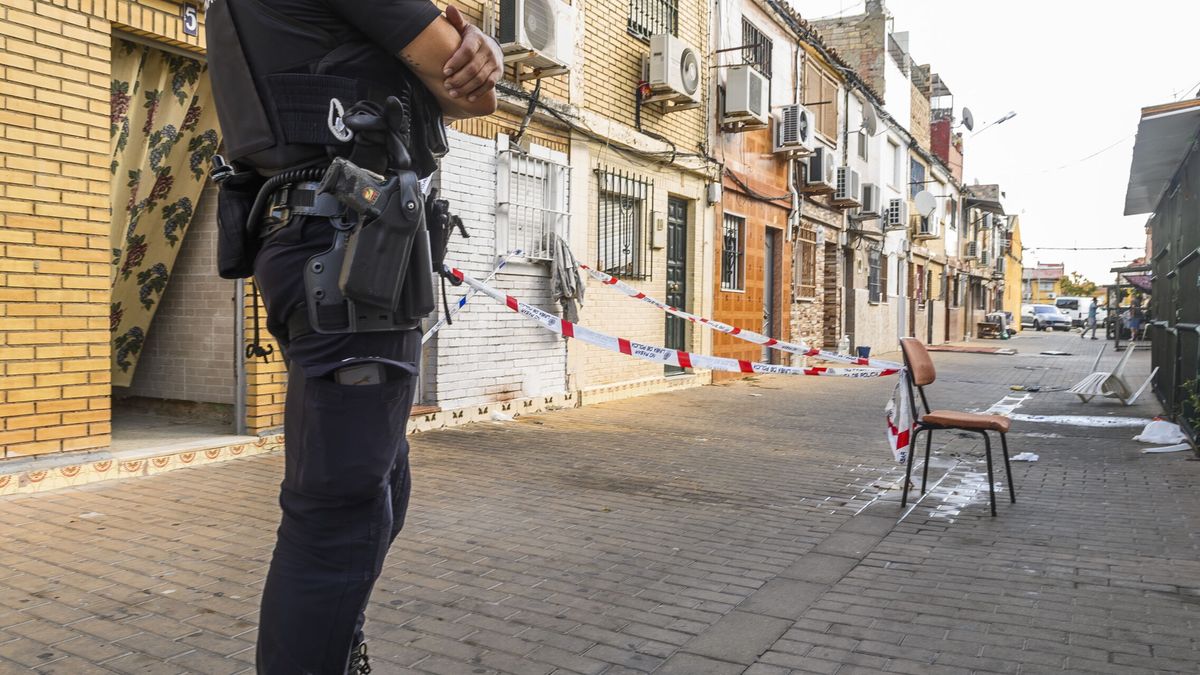 Detenidos dos menores por agredir a una pareja de indigentes en Sevilla