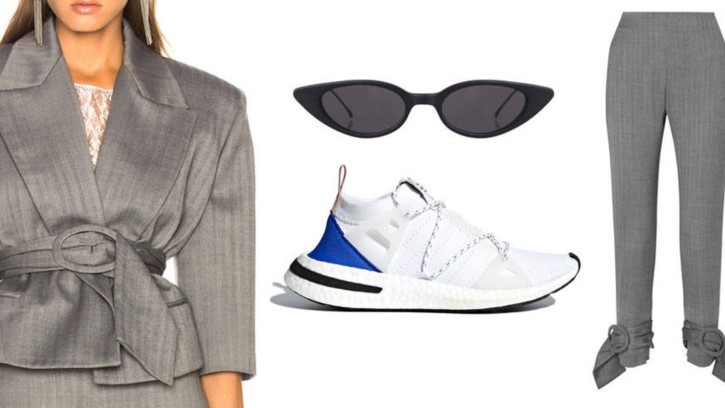 Conjunto de chaqueta y pantalón de Carmen March, zapatillas de Adidas y gafas de Illesteva. 
