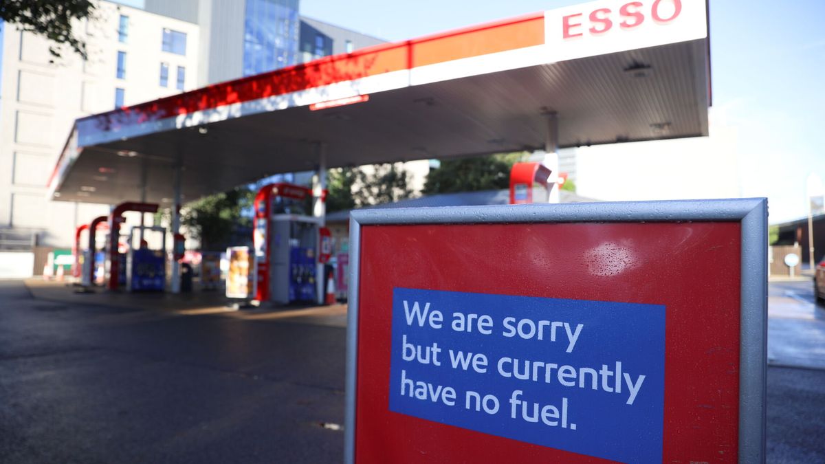 Reino Unido despliega a 200 militares para distribuir gasolina ante el desabastecimiento