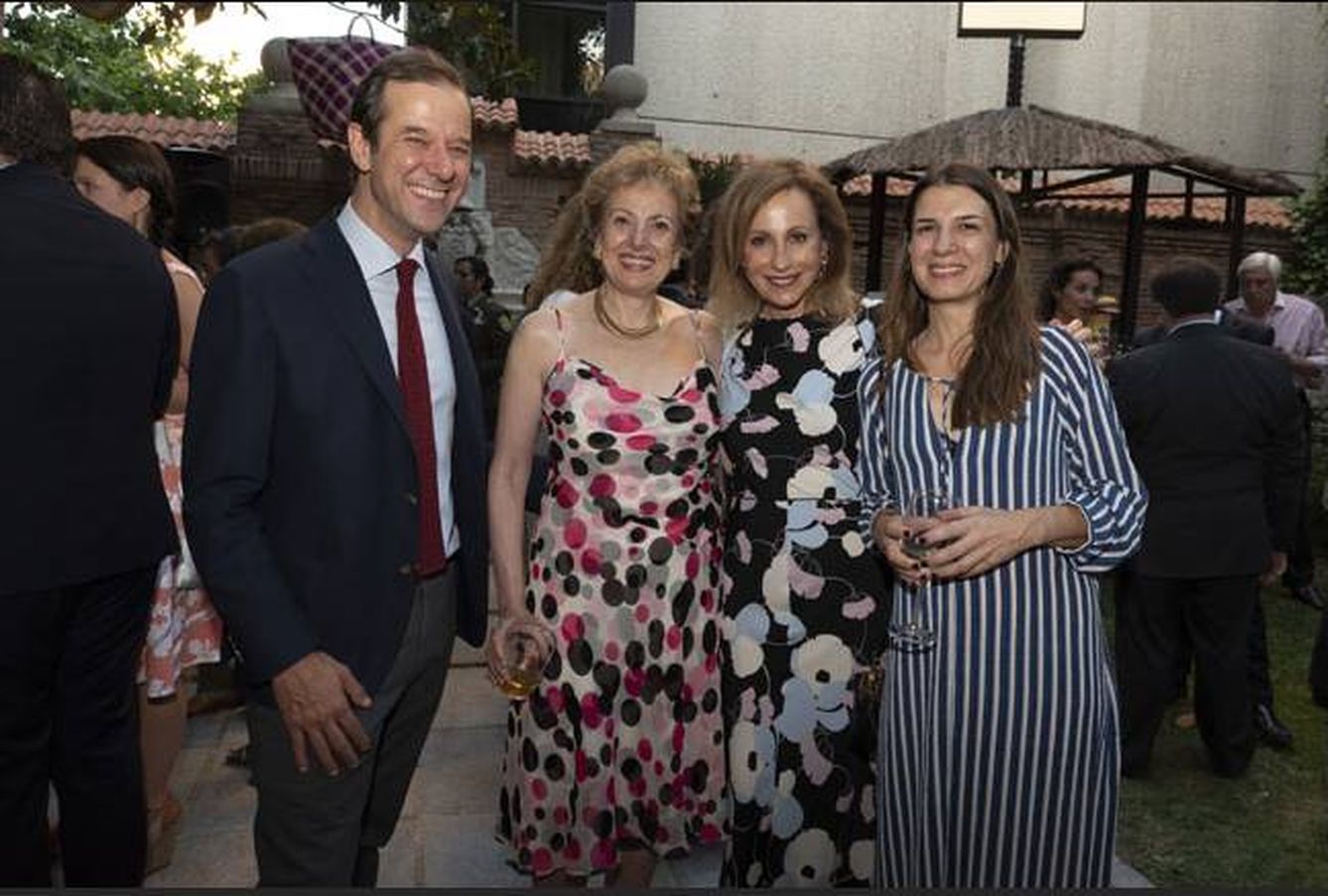 Alejo Morodo (izda) y Catarina Loureiro (dcha) en la Embajada de Colombia en julio de 2018.(Embajada de Colombia en España)