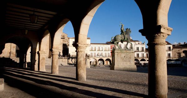 Foto: La Plaza Mayor de Trujillo es, como todo el pueblo, de película. (Foto: Turismo de Extremadura)