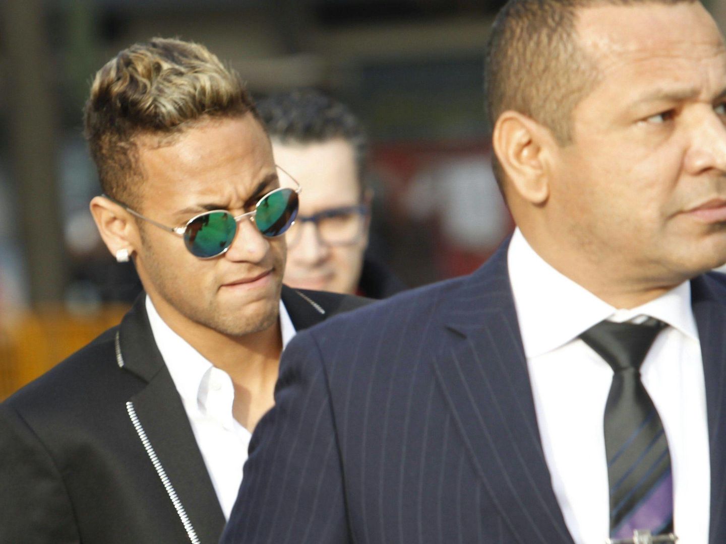 En la imagen, Neymar junto a su padre. (Cordon Press)