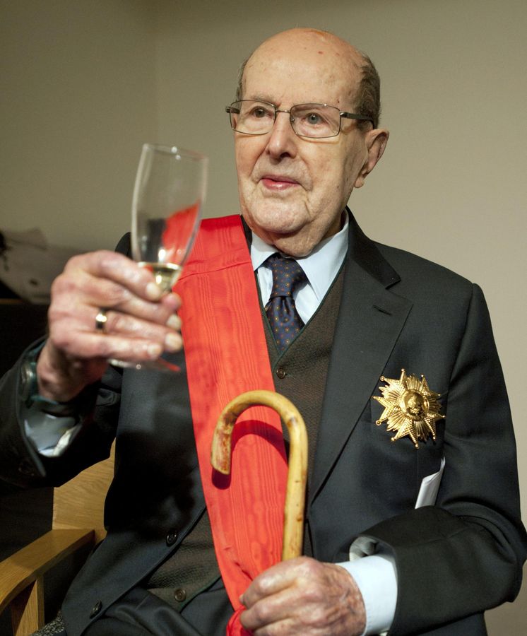 Foto: Manoel de Oliveira recibió la Legión de Honor francesa dos días antes de cumplir 106 años (Efe)