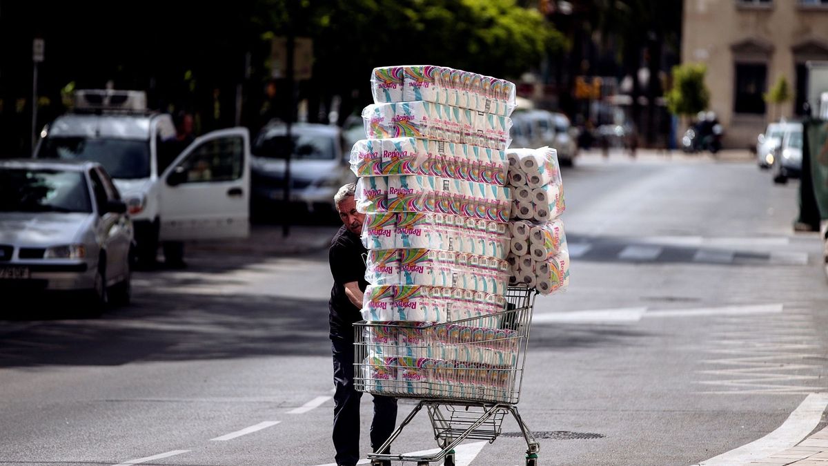 Un hombre que gastó 6.000€ en papel higiénico pide que le devuelvan el dinero 