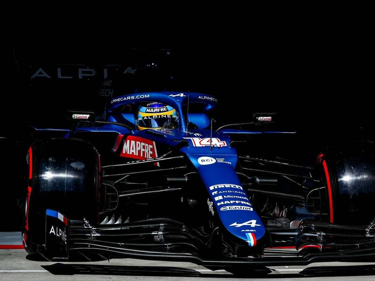 Foto: La salida será clave para el desarrollo del Gran Premio, y Alonso sale por la zona limpia, en un circuito que marca diferencias en este aspecto.