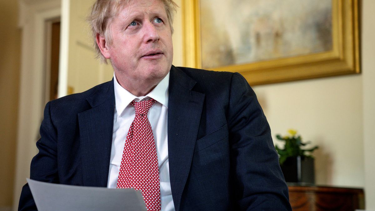 Escocia pide a Johnson que solicite una extensión del Brexit de dos años por el virus