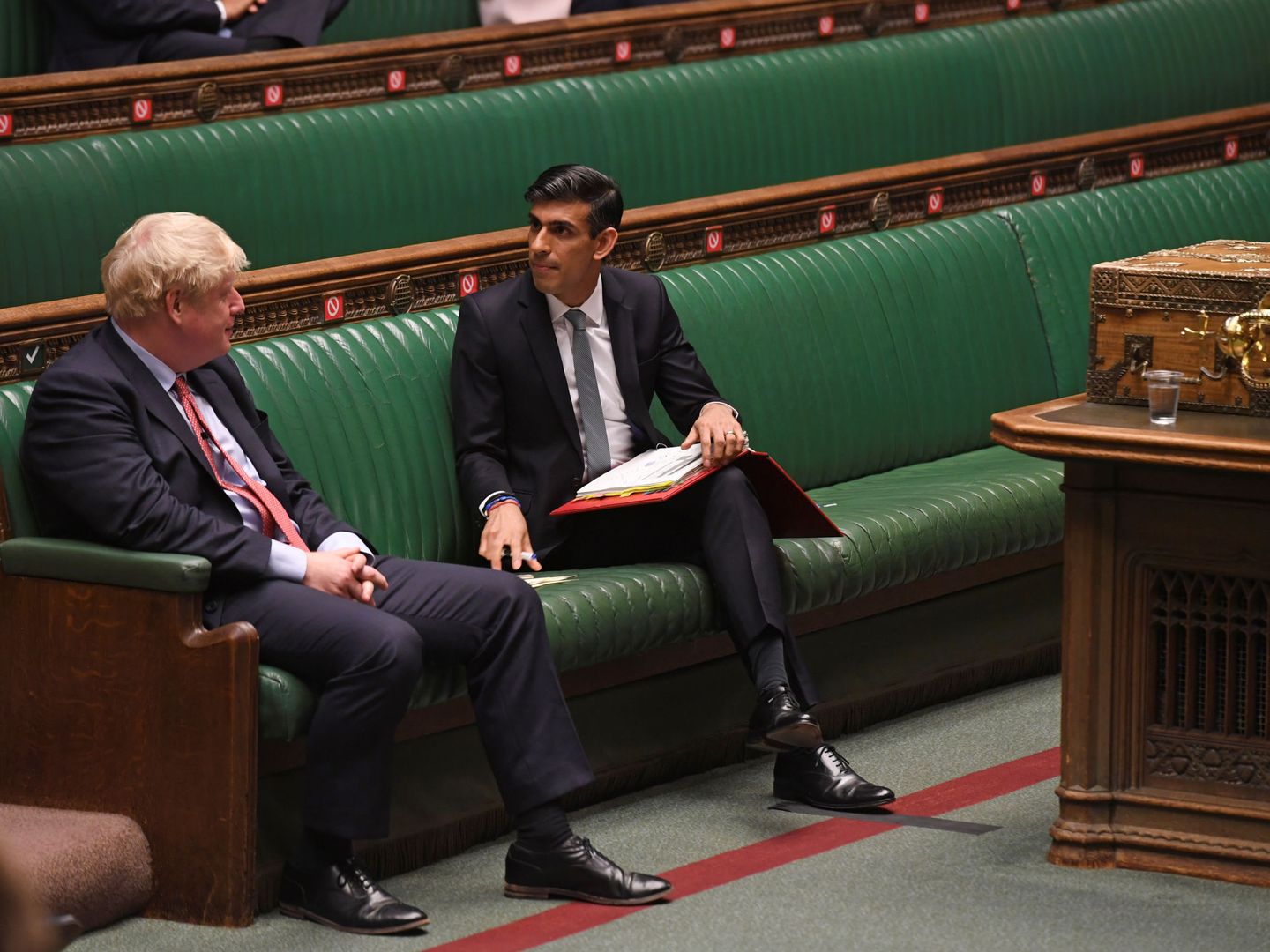 Boris Johnson y Rishi Sunak. (Reuters)