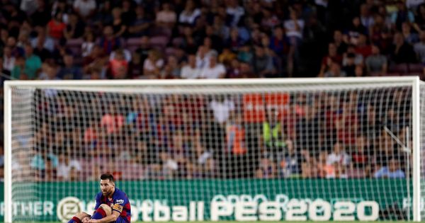 Foto: Leo Messi se lesionó durante el Barcelona-Vilarreal. (EFE)