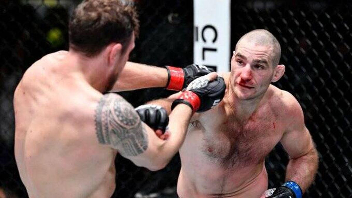  UFC Vegas 47: 'Tarzán' Strickland gana sin despeinarse al 'Joker' Hermansson