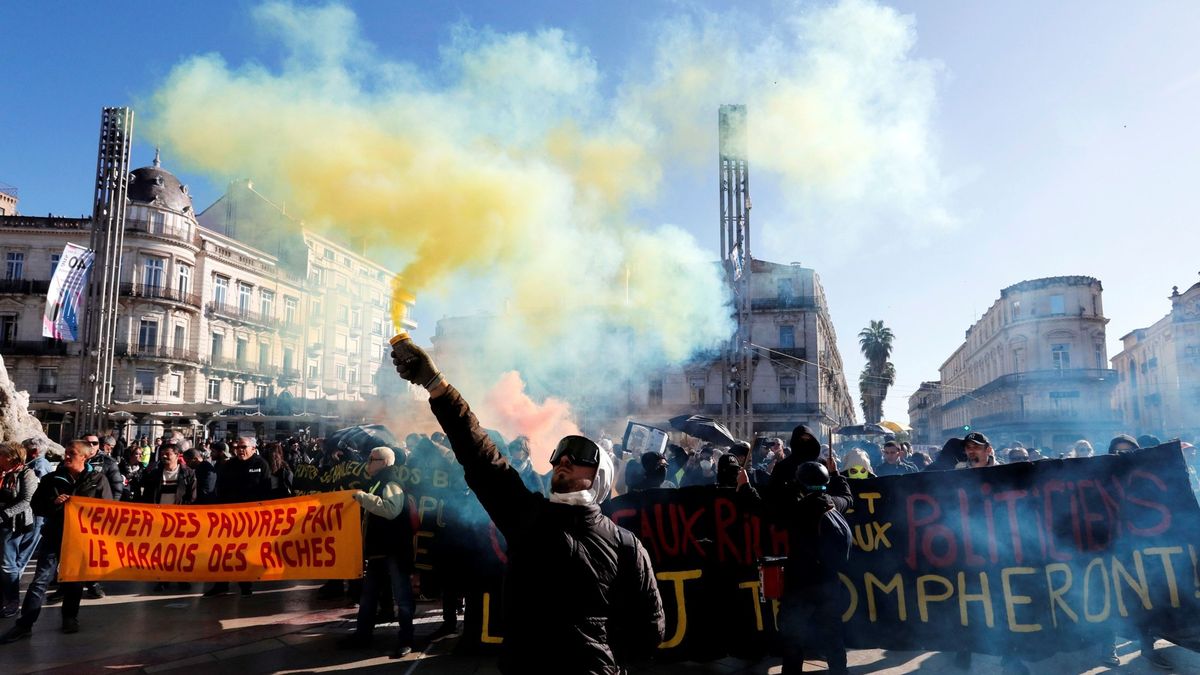 Los 'chalecos amarillos' organizan altercados en París en su aniversario