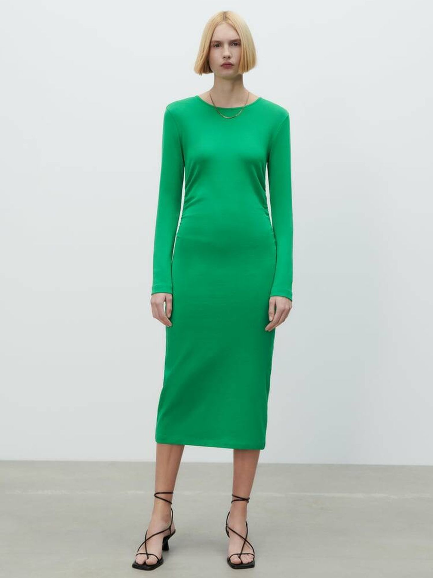 El nuevo vestido verde de Zara. (Cortesía)
