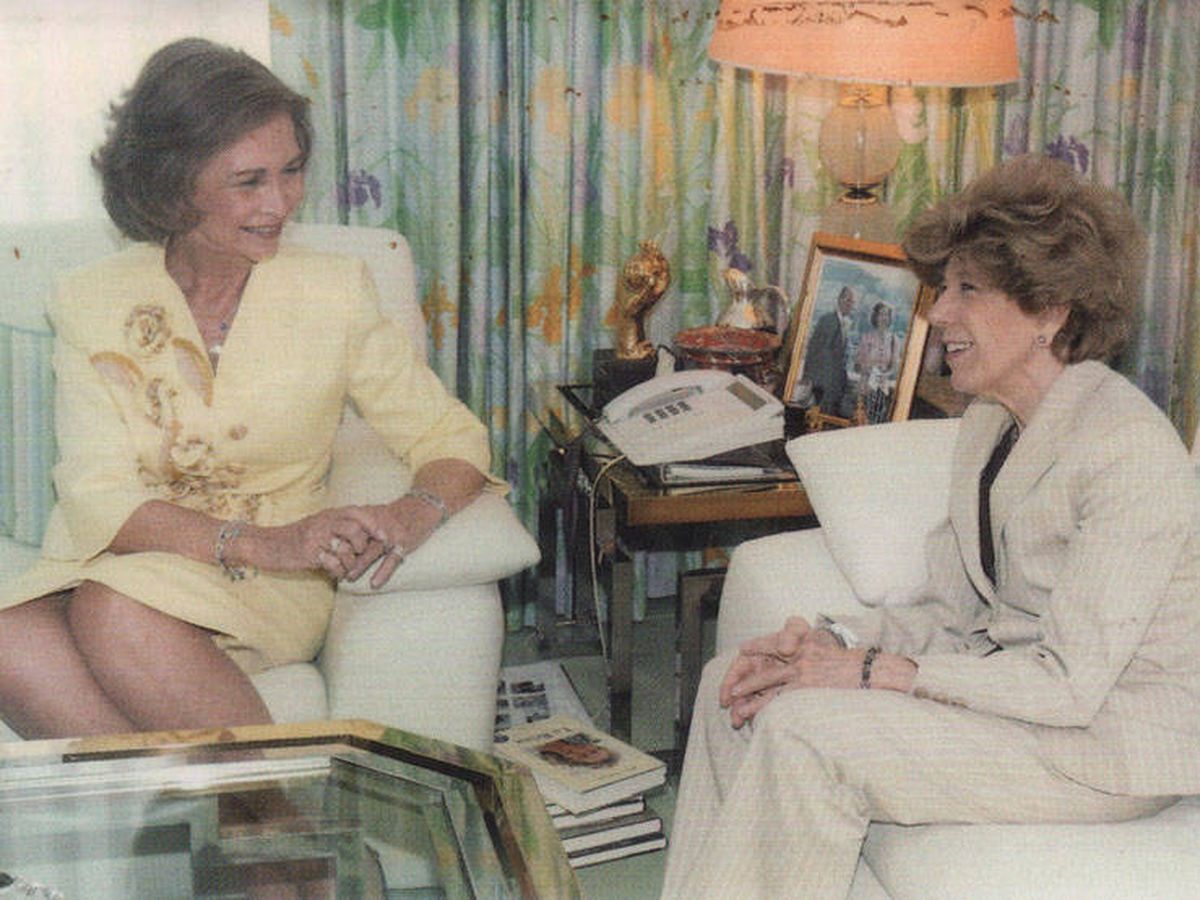 Foto: La reina Sofía y Pilar Urbano. (Dalda, Casa Real)