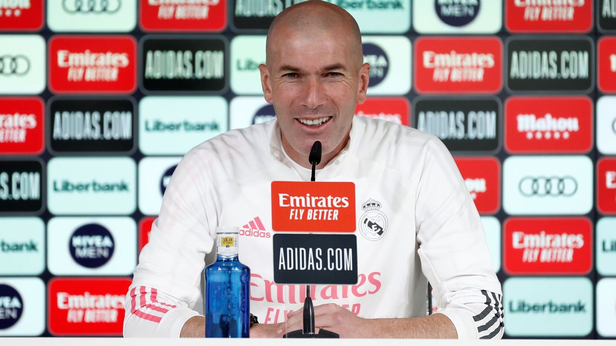 La flor de Zinédine Zidane en el Real Madrid es que nunca muere cuando el resto fallece