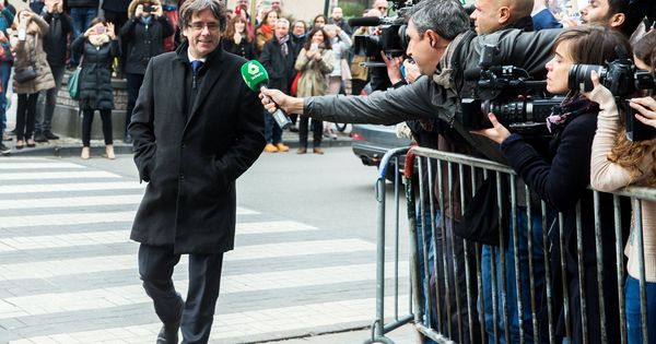 Foto: El 'expresident' Carles Puigdemont comparece ante los medios en Bruselas. (EFE)