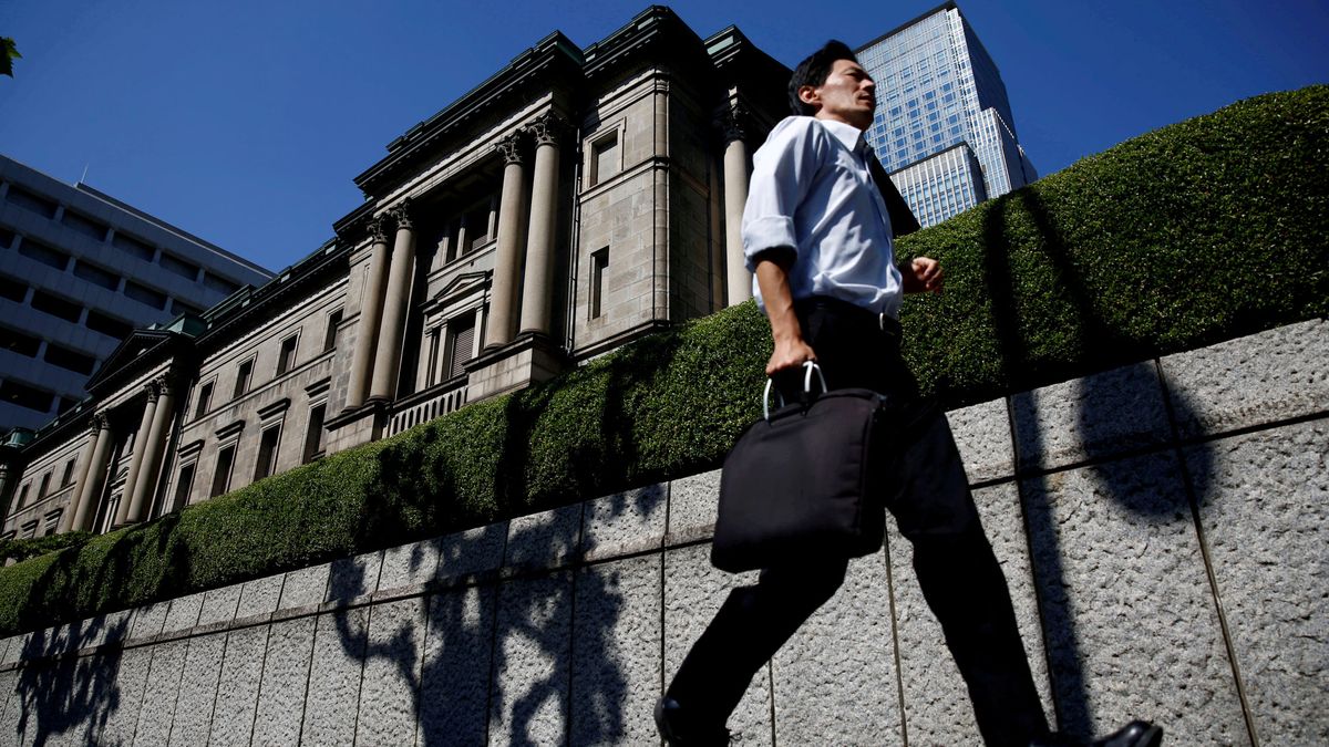 El Banco de Japón mantiene los tipos en un contexto de bajadas mundiales