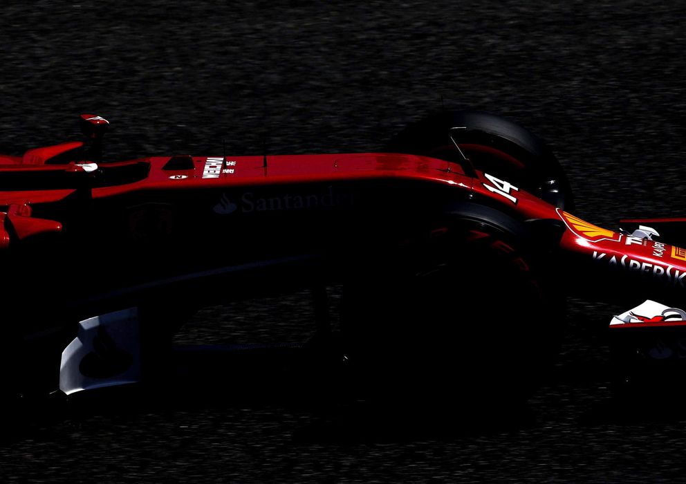 Foto: Fernando Alonso, durante la sesión de entrenamientos del Gran Premio de España de Fórmula 1. (EFE)