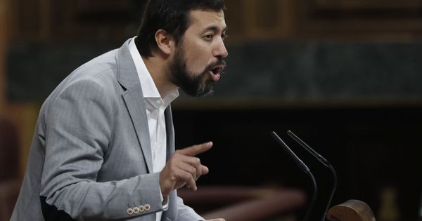 Foto: El portavoz de En Marea en el Congreso, Antón Gómez-Reino. (EFE)